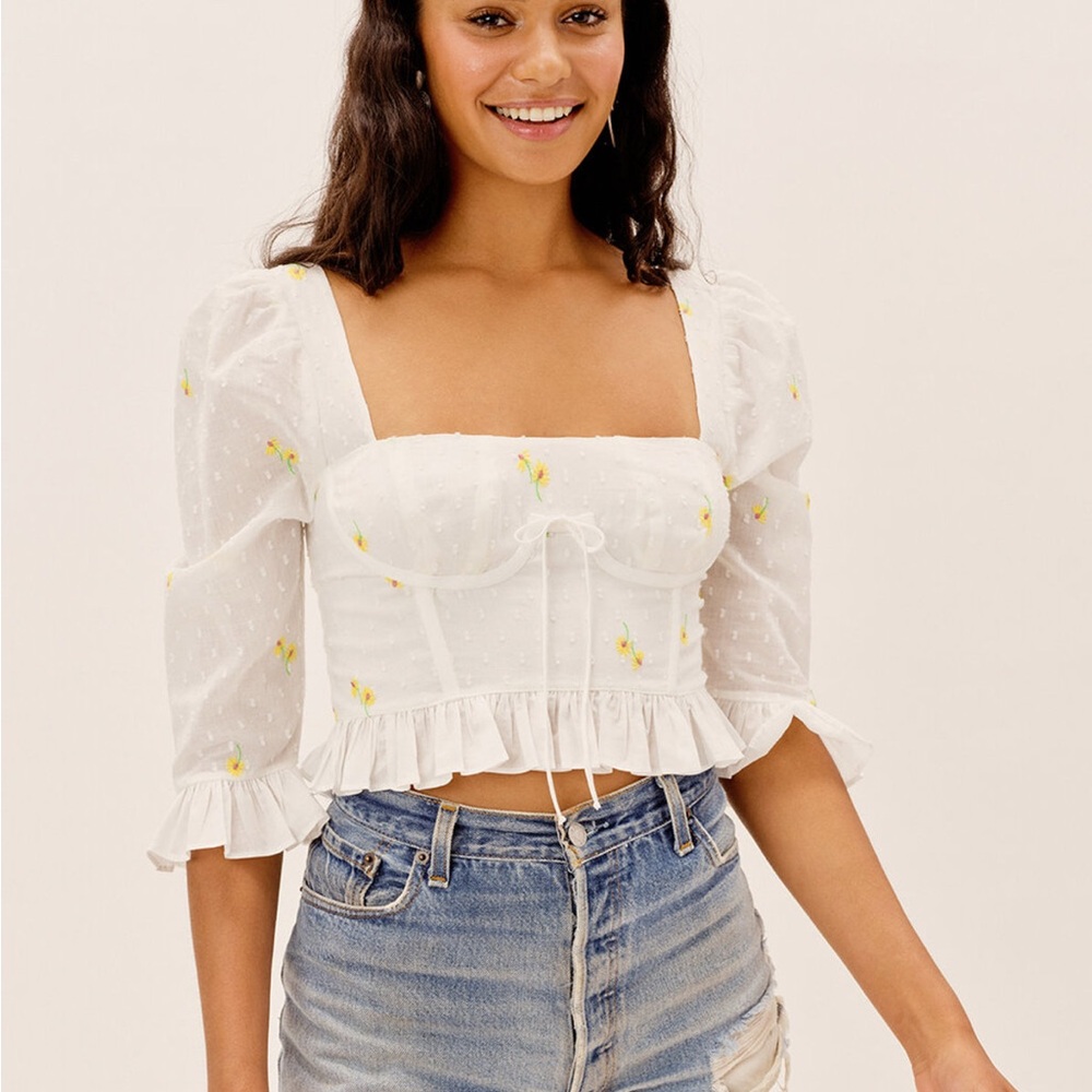NWT FOR LOVE & LEMONS Abby Blouse White Daisy Yellow Flowers Sleeves Crop Top